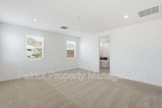 Building Photo - 6922 W Buckhorn Trail