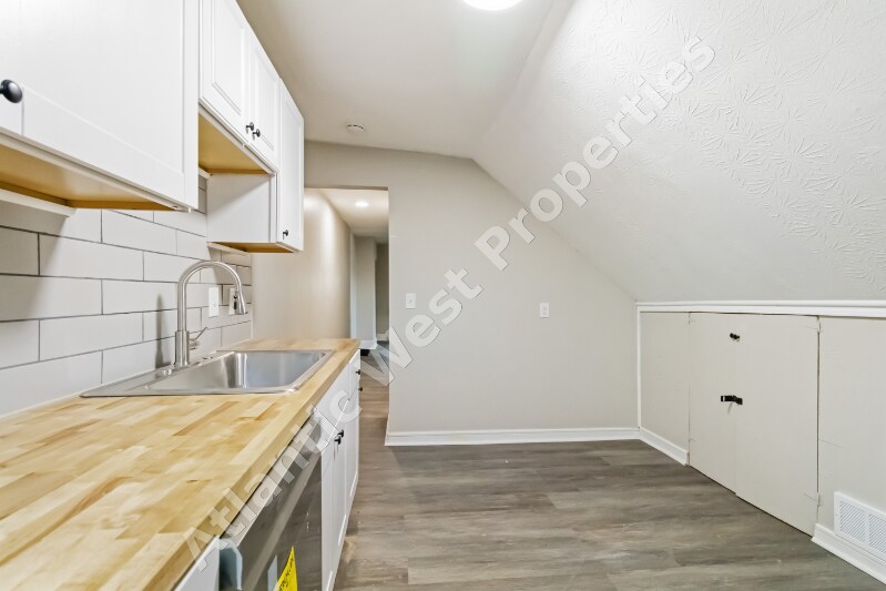 Building Photo - 1512 Blair Ave