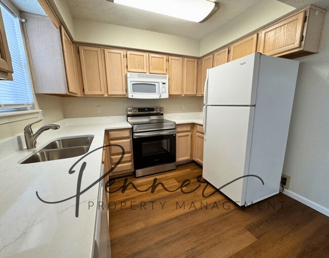 Building Photo - 4617 NE Whispering Winds Dr