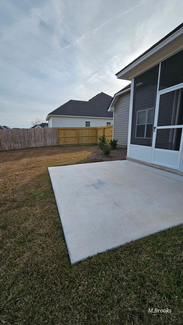 Building Photo - Beautiful home in Grove Point S/D