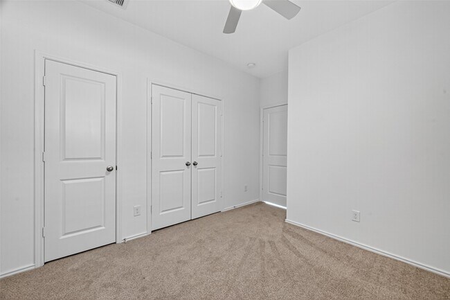 Building Photo - 1527 Munson Valley Rd