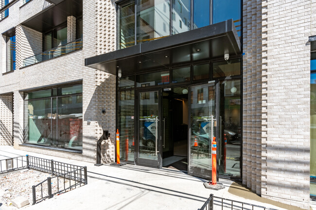 Building Photo - VIDA 52