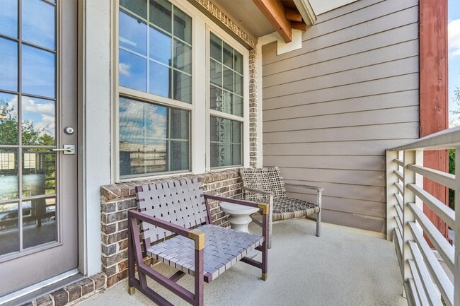 Building Photo - 9627 Towne Lake Pkwy