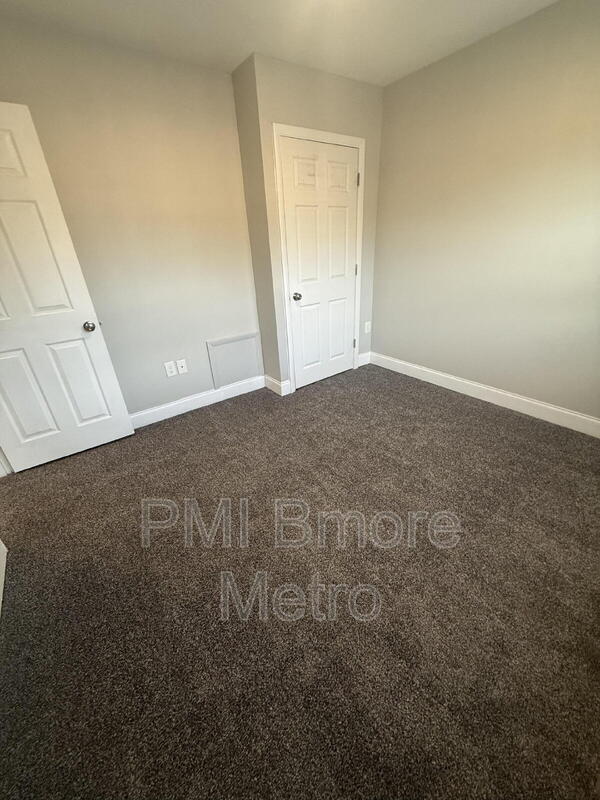 Building Photo - 5 Bohn Ct