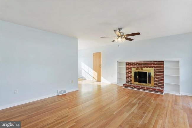 Building Photo - 855 Anthony Ave