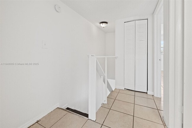 Building Photo - 4045 NW 19th St