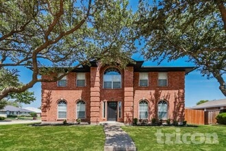 Building Photo - 8401 Manchester Dr