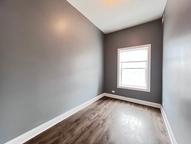 Building Photo - 7057 S Normal Blvd