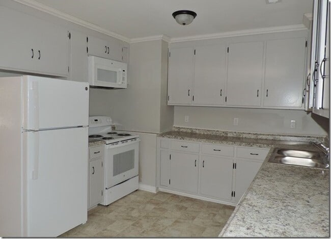 Building Photo - 310 Forrest Rd W