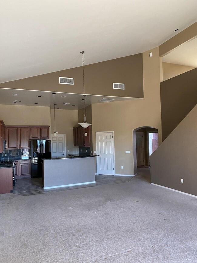 Building Photo - 10487 E Rita Ranch Crossing Cir