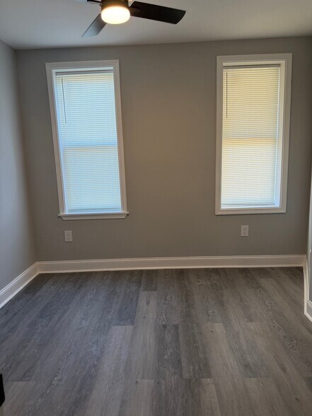 Building Photo - 3317 Ravenwood Ave
