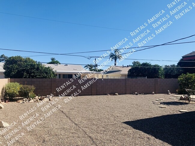 Building Photo - 11433 N Hagen Dr