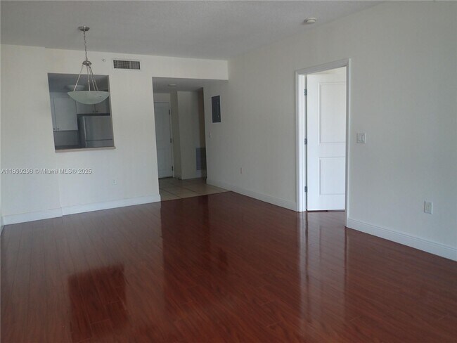 Primary Photo - 1250 S Miami Ave