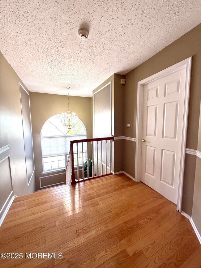 Building Photo - 28 Skylark Ct