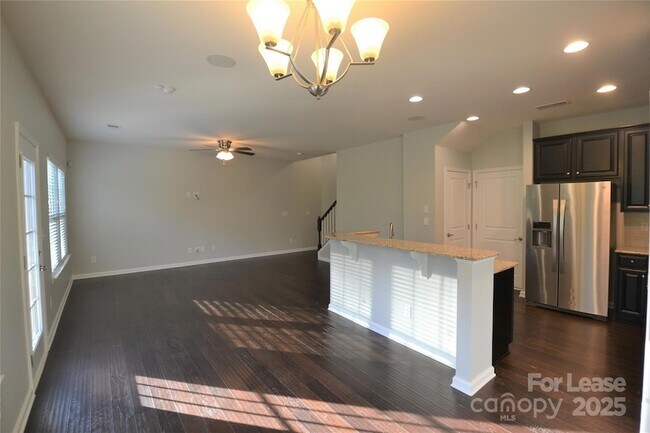 Building Photo - 1606 Fleetwood Dr