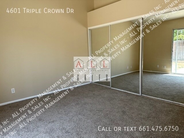 Building Photo - 4601 Triple Crown Dr