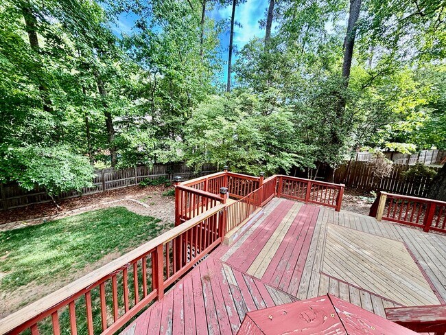 Building Photo - 4 bedroom/ 2.5 bathroom- Village Square of Williamsburg
