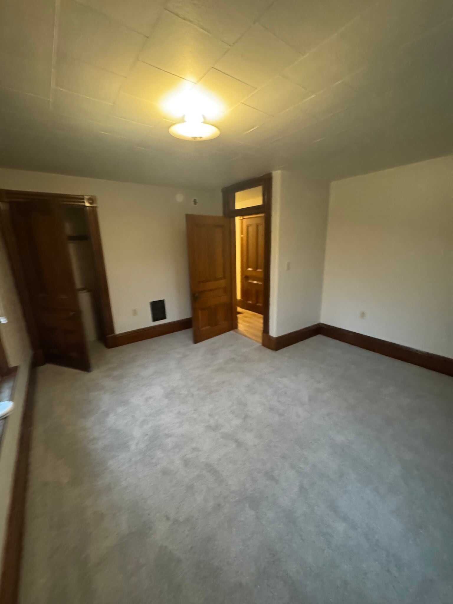 Building Photo - 15 Railroad St