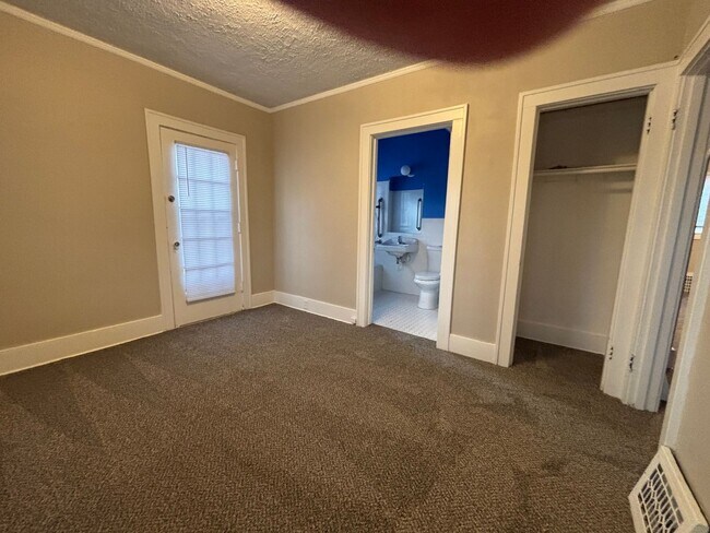 Building Photo - Charming Hilltop Home with Stunning City Views