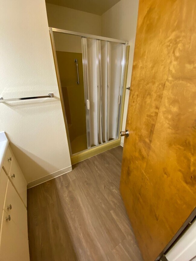 Building Photo - Cozy apartment for rent in Visalia
