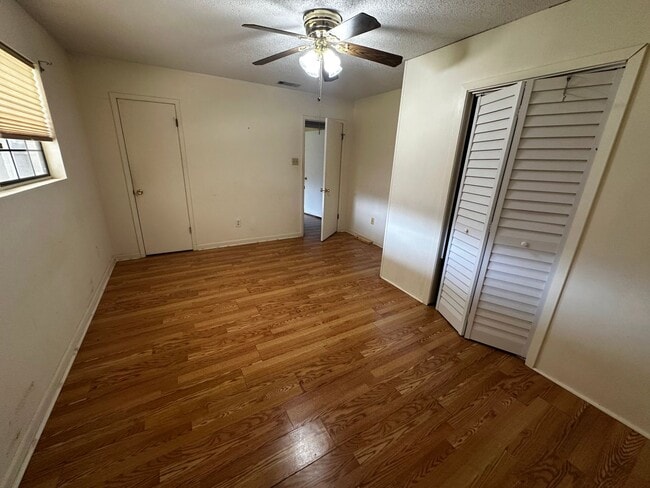 Building Photo - Ozone Woods Ranch