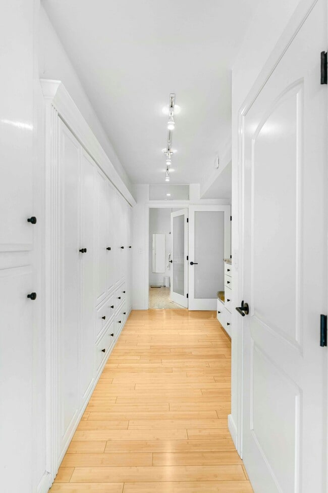 Building Photo - 8380 Waring Ave