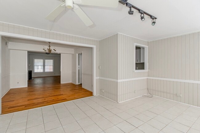 Sun Room - 3000 Hillsboro Pike