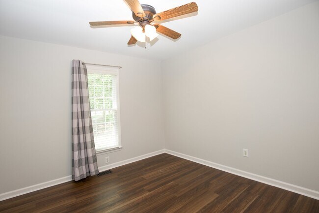 Building Photo - Charming 3-Bed, 2-Bath Home in Pittsboro's Serene Olde Farm Neighborhood! ?????