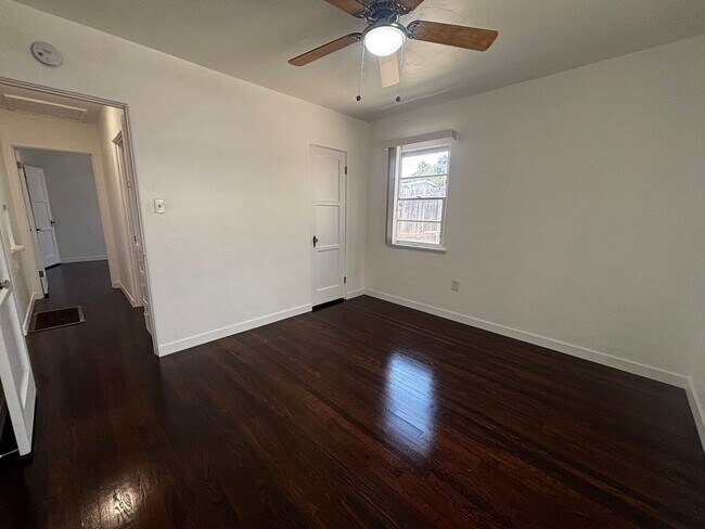 Building Photo - 3689 Moultrie Ave
