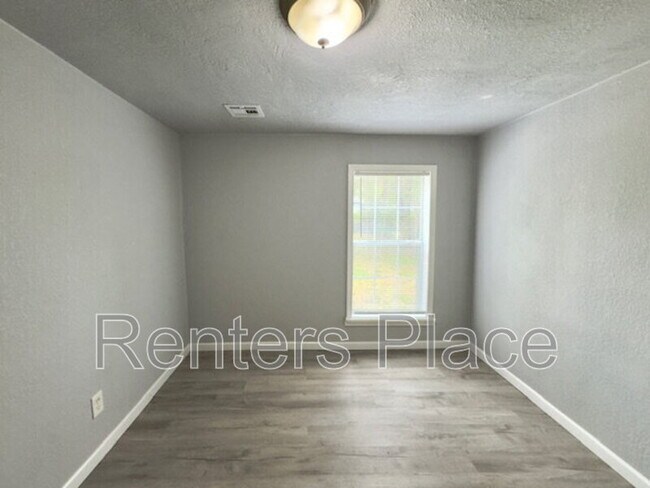 Building Photo - 4717 S 33rd W Ave