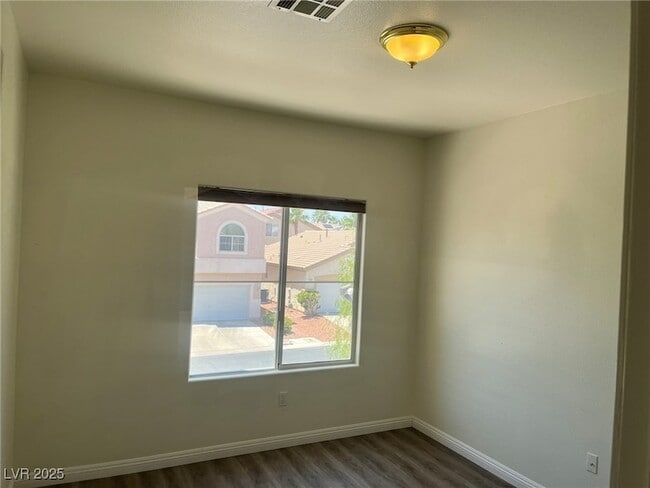 Building Photo - 302 Waterton Lakes Ave