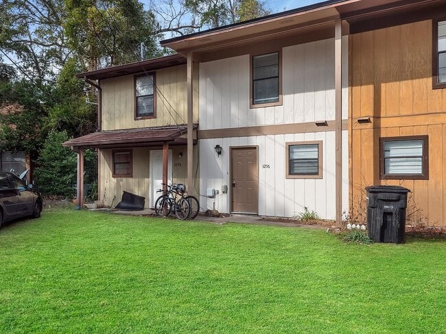 Building Photo - 3296 Nekoma Ln