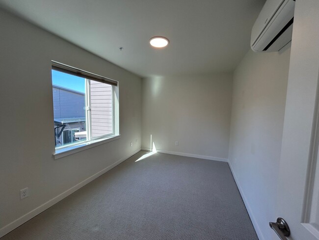 Building Photo - 4234 Cameo Ln