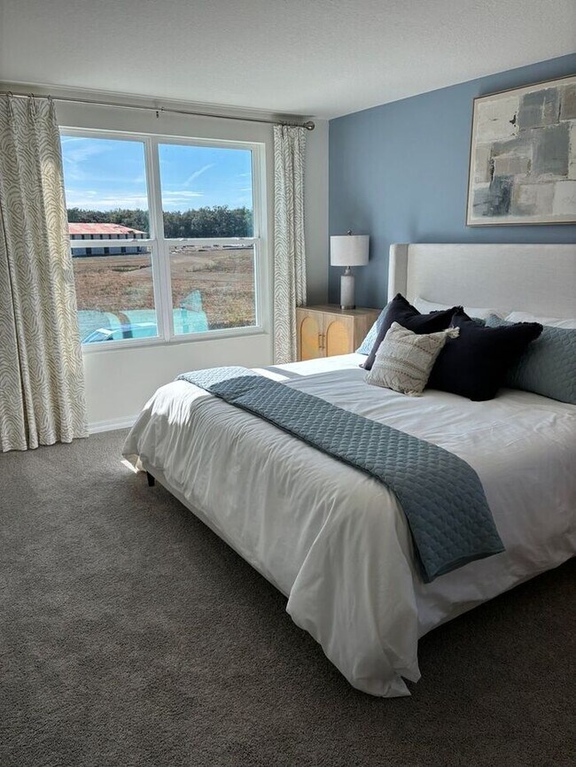 Building Photo - 3 Bedroom, 2.5 Bath Townhome