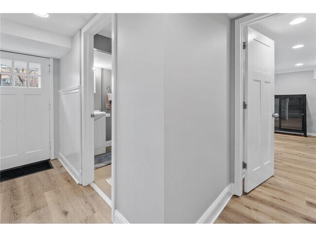 Building Photo - 5036 Richmond Dr