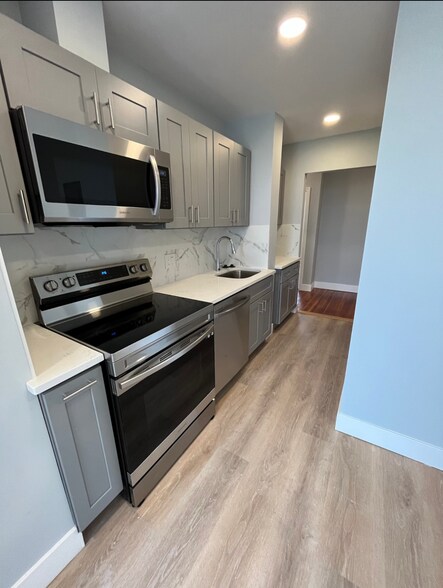 Building Photo - 31 Faywood Ave