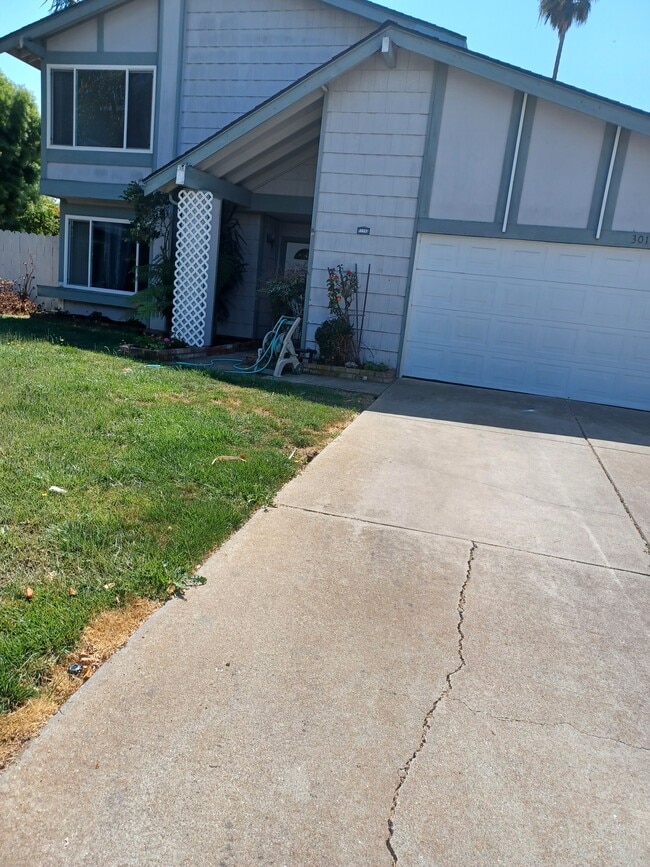 Building Photo - 3012 Wolsey Pl