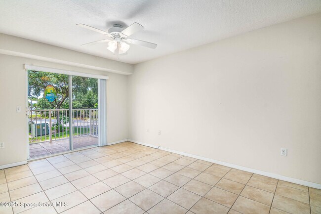 Building Photo - 8921 Lake Dr