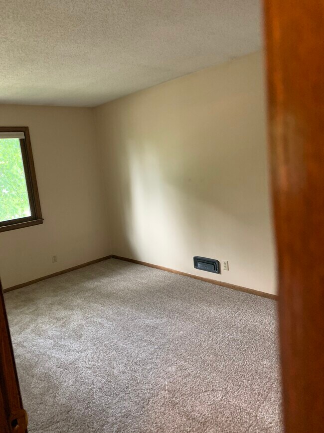 Building Photo - 13694 Fordham Ave