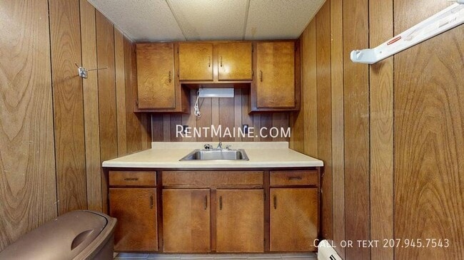 Building Photo - 282 Main St