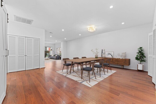 Primary Photo - 75 LIBERTY Ave