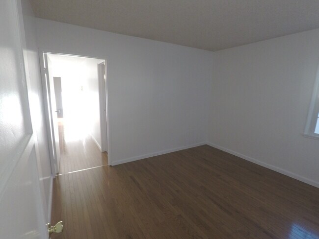 Building Photo - 4138 Commonwealth Ave