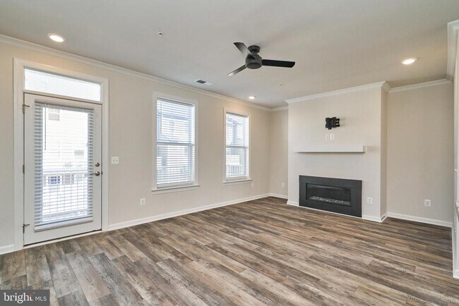 Building Photo - 45116 Kincora Dr