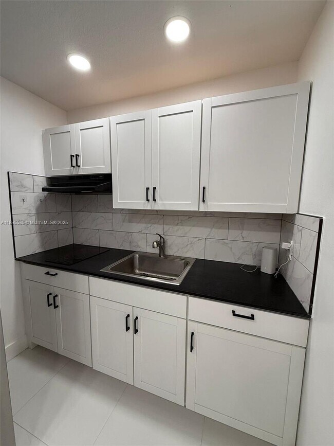 Building Photo - 14320 SW 147th Ct