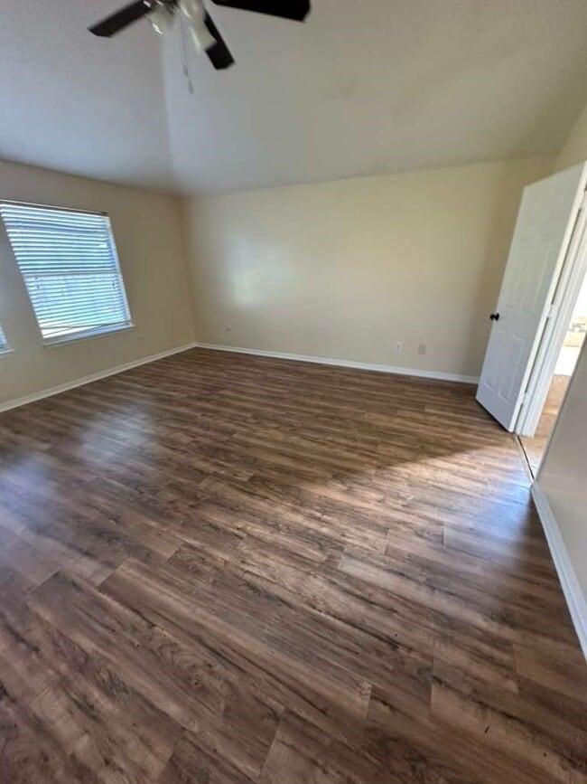 Building Photo - 5718 Straight Way