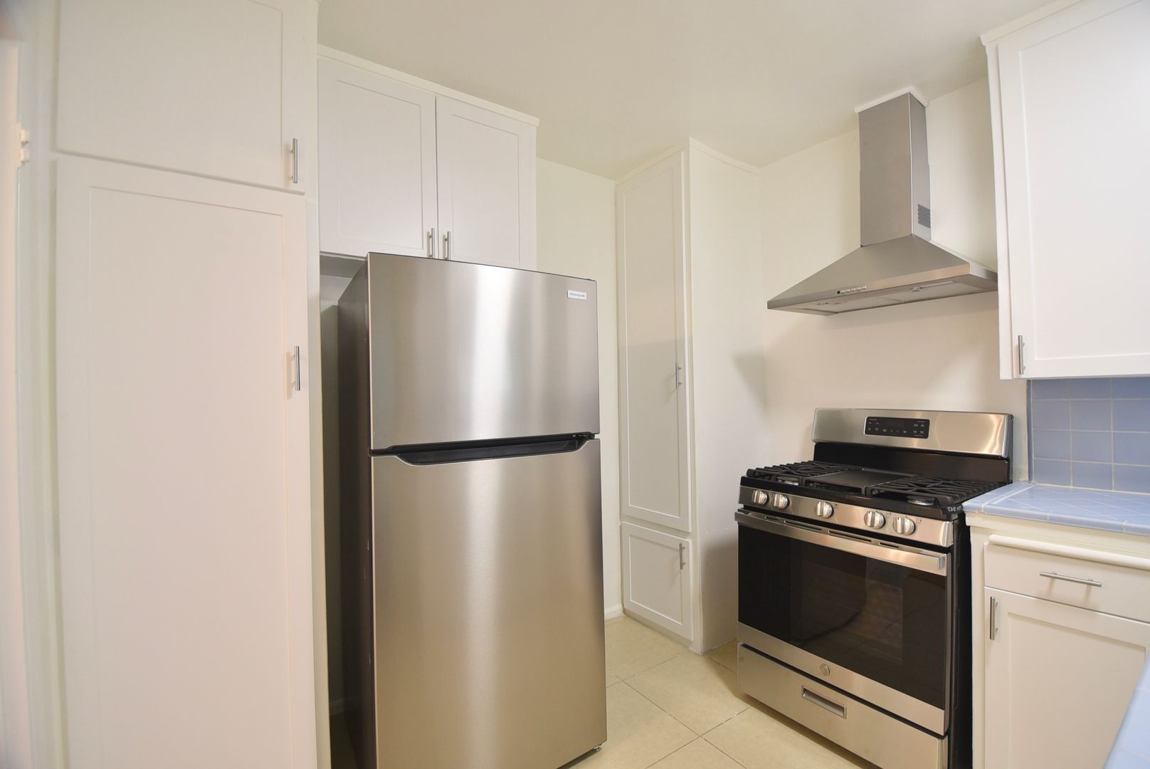 Building Photo - 14830 Dickens St
