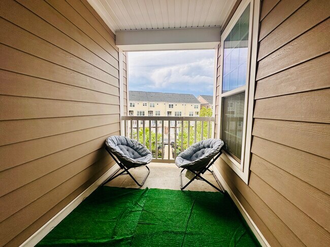 Building Photo - 3220 Yeager Dr