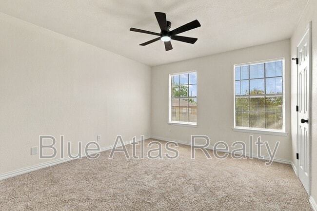 Building Photo - 8108 Foxfire Ln