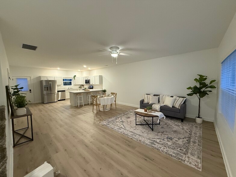 Building Photo - 4815 Cornell St