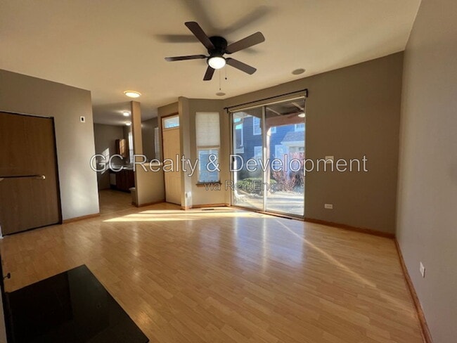 Building Photo - 159 Shorewood Dr